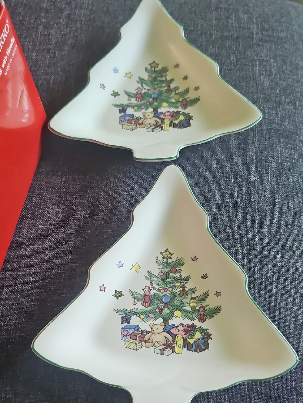 2 Tree-Shaped Candy Dishes Printed Christmas Tree 90s Vintage 80s Kitchen Decor - Picture 2 of 7